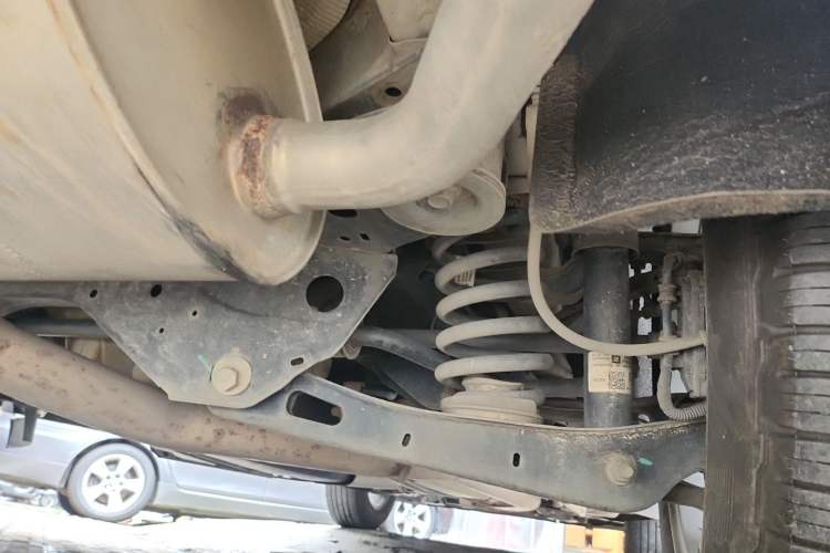 Used Cadillac XT5 2018 28E Four-Wheel Drive Tech Version Chassis Rear Right