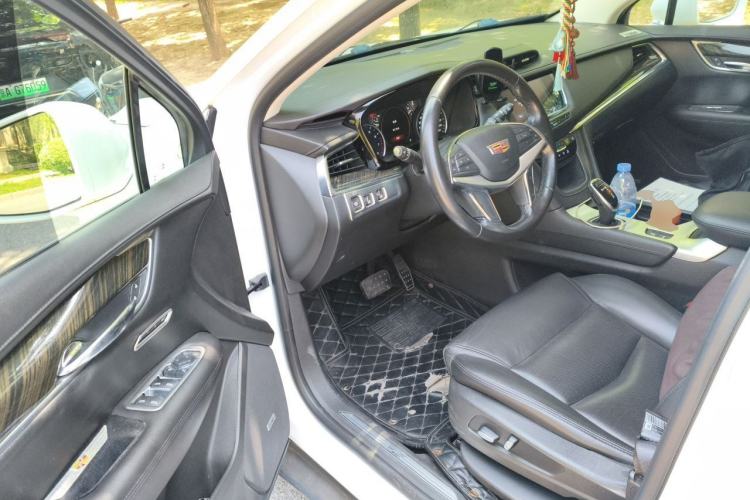 Used Cadillac XT5 2018 25T Luxury Model Driver Seat