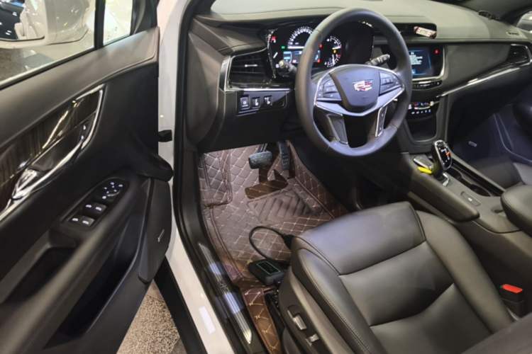Used Cadillac XT5 2018 25T Tech Model Driver Seat