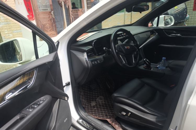 Used Cadillac XT5 2018 25T Tech Model Driver Seat