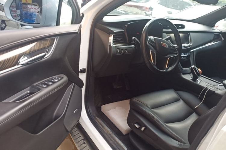 Used Cadillac XT5 2018 25T Tech Model Driver Seat