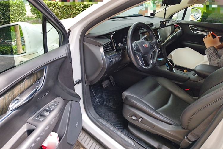 Used Cadillac XT5 2018 25T Luxury Model Driver Seat
