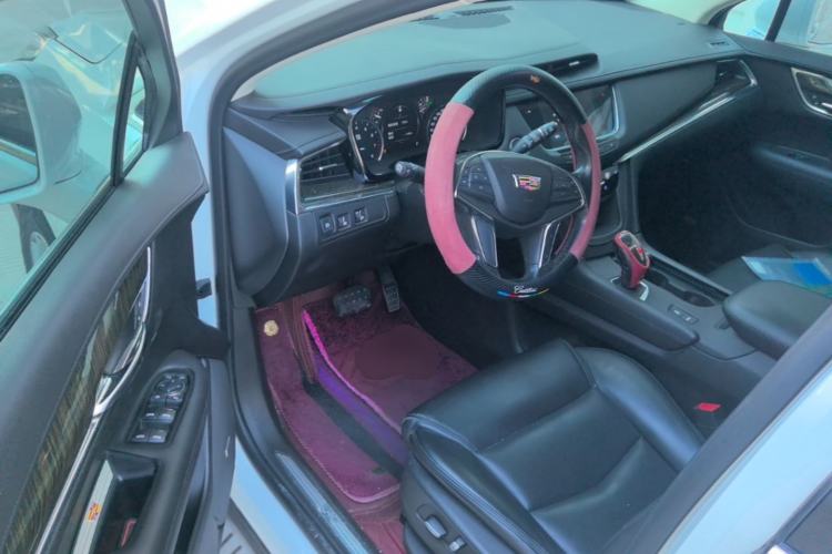 Used Cadillac XT5 2018 25T Luxury Model Driver Seat