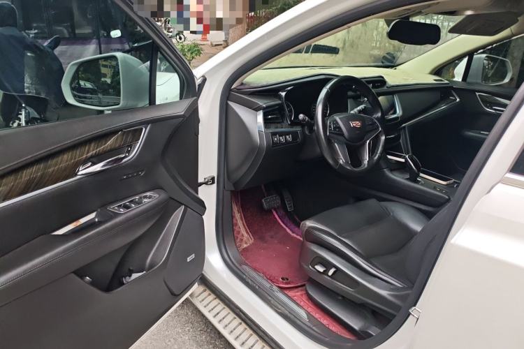 Used Cadillac XT5 2018 25T Luxury Model Driver Seat