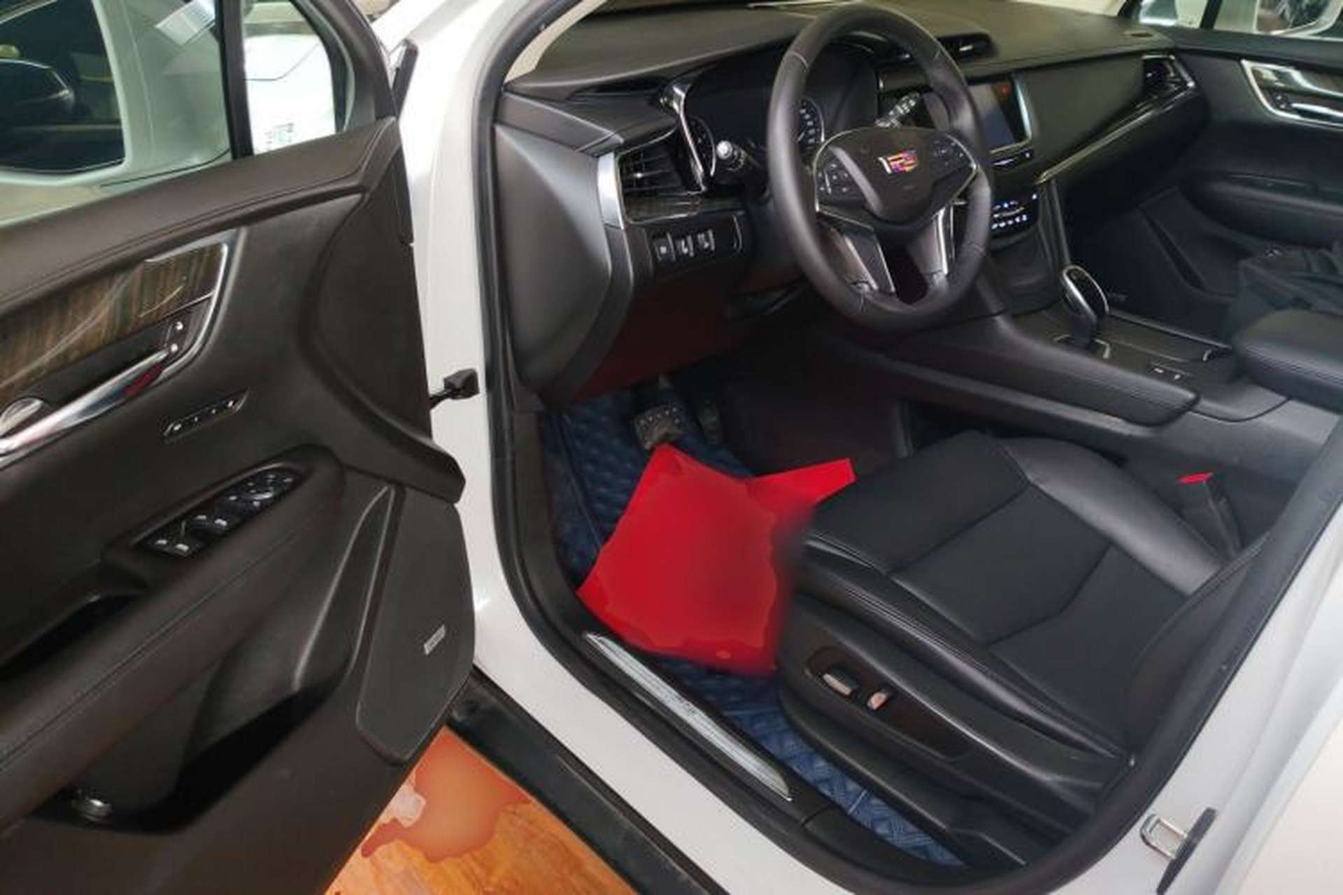 Used Cadillac XT5 2018 25T Luxury Model Driver Seat