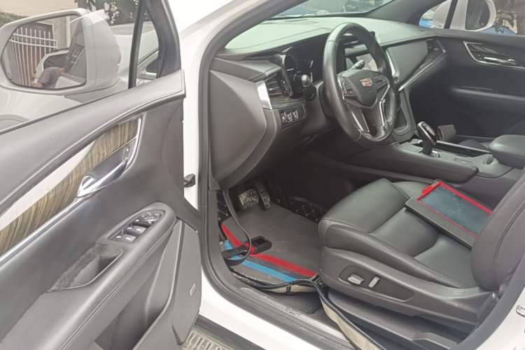 Used Cadillac XT5 2018 25T Tech Model Driver Seat