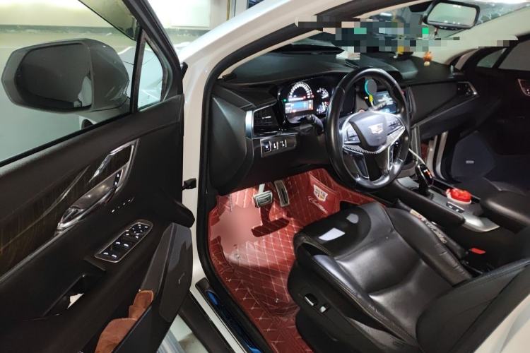 Used Cadillac XT5 2018 25T Luxury Model Driver Seat