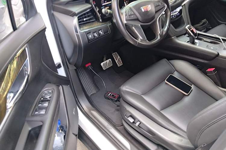 Used Cadillac XT5 2018 25T Tech Model Driver Seat
