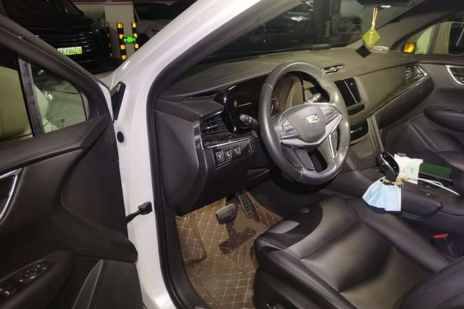 Used Cadillac XT5 2018 25T Tech Model Driver Seat