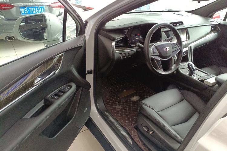 Used Cadillac XT5 2018 25T Tech Model Driver Seat