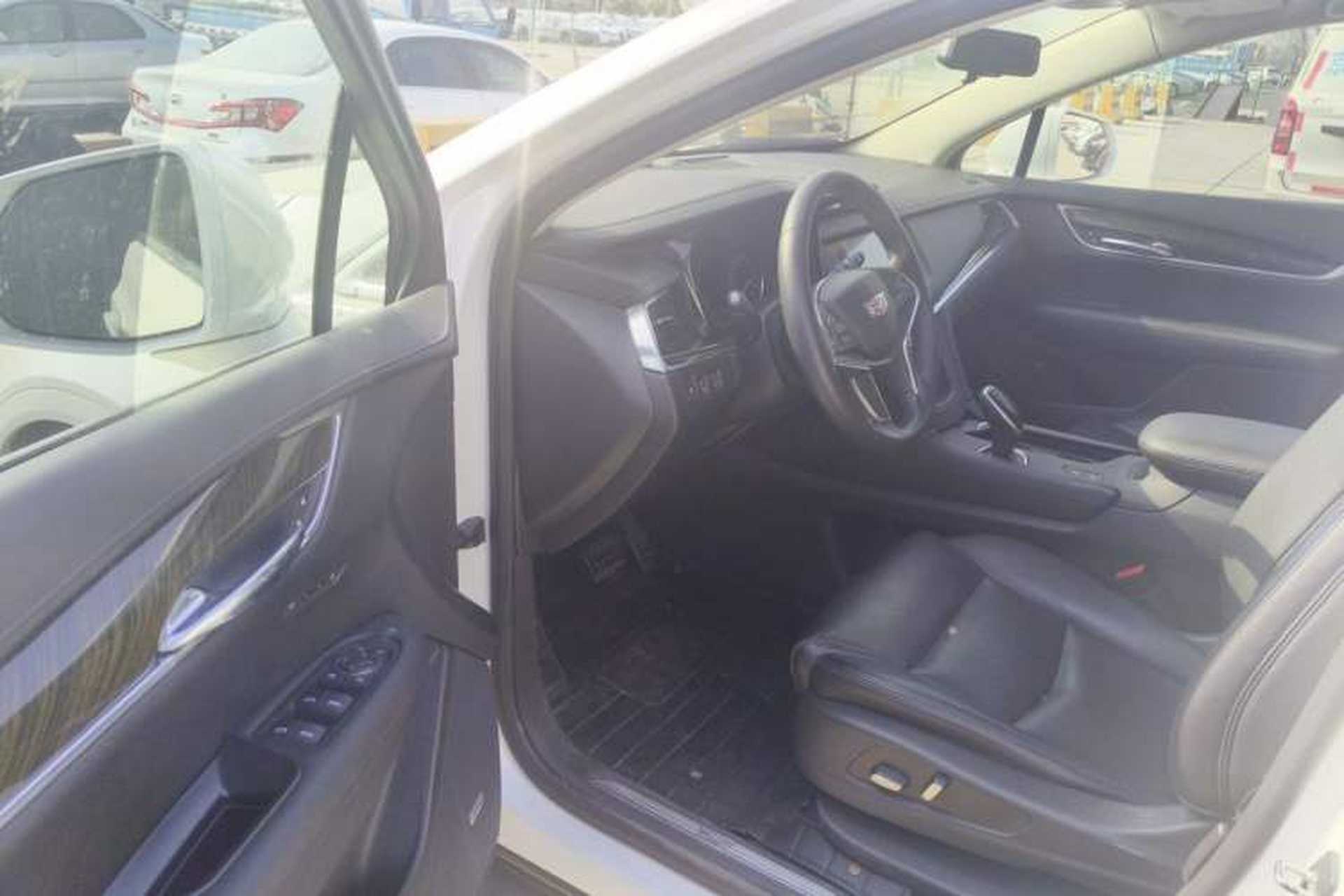 Used Cadillac XT5 2018 25T Luxury Model Driver Seat