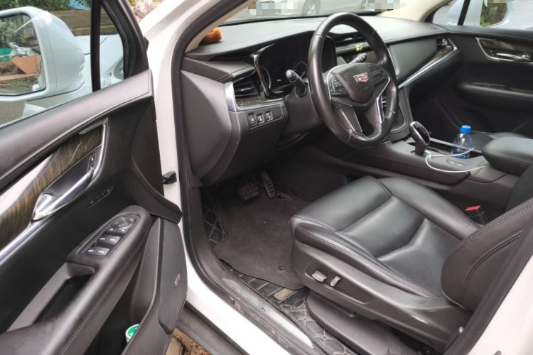 Used Cadillac XT5 2018 25T Luxury Model Driver Seat