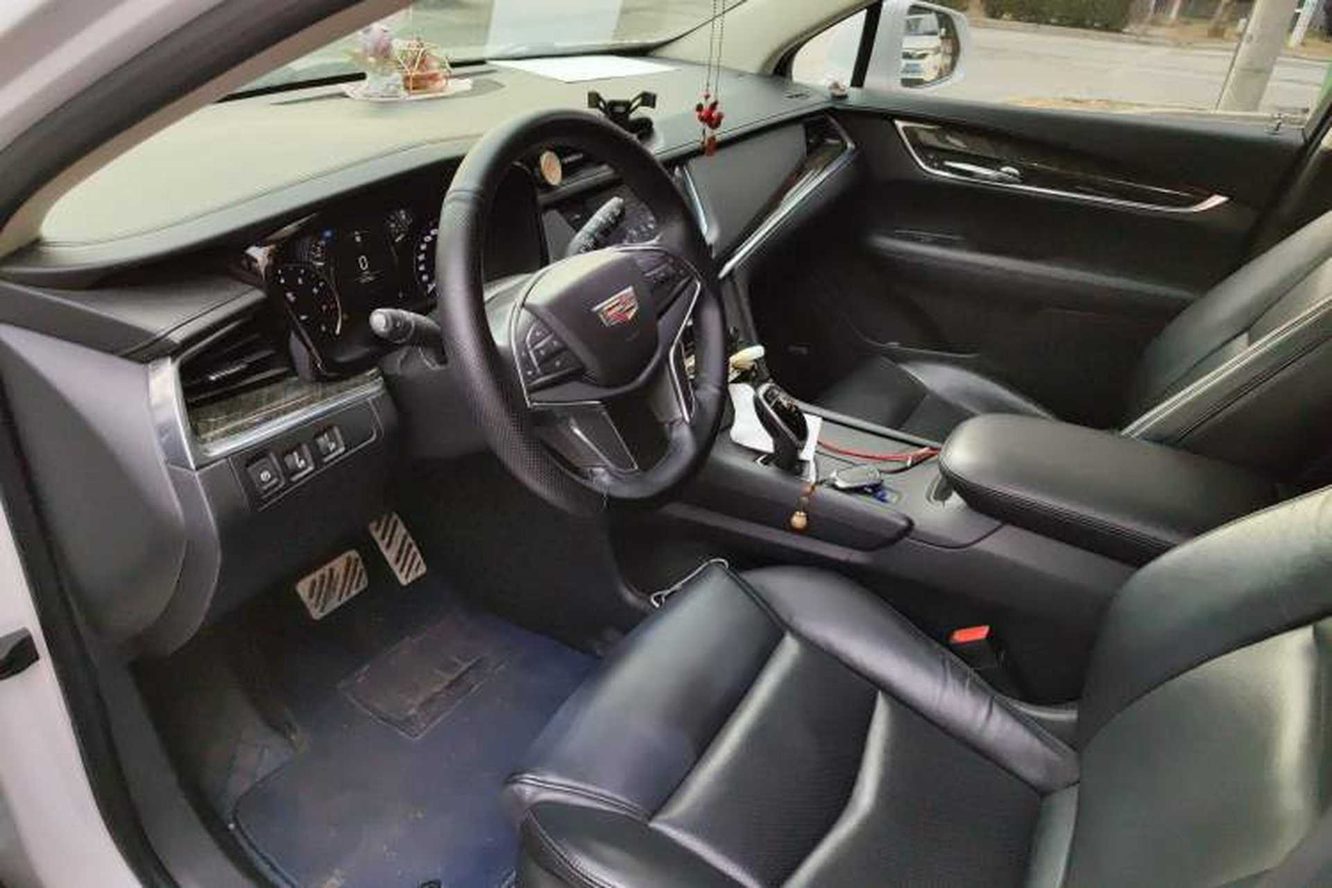 Used Cadillac XT5 2018 25T Luxury Model Driver Seat