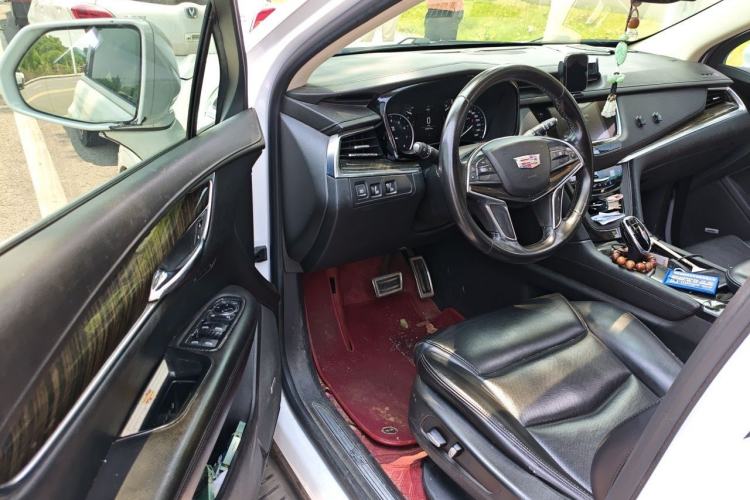 Used Cadillac XT5 2018 25T Luxury Model Driver Seat