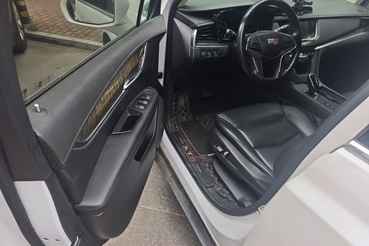 Used Cadillac XT5 2018 25T Tech Model Driver Seat
