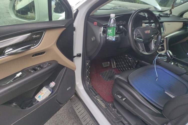 Used Cadillac XT5 2018 25T Luxury Model Driver Seat