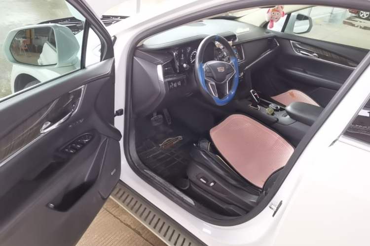 Used Cadillac XT5 2018 25T Luxury Model Driver Seat