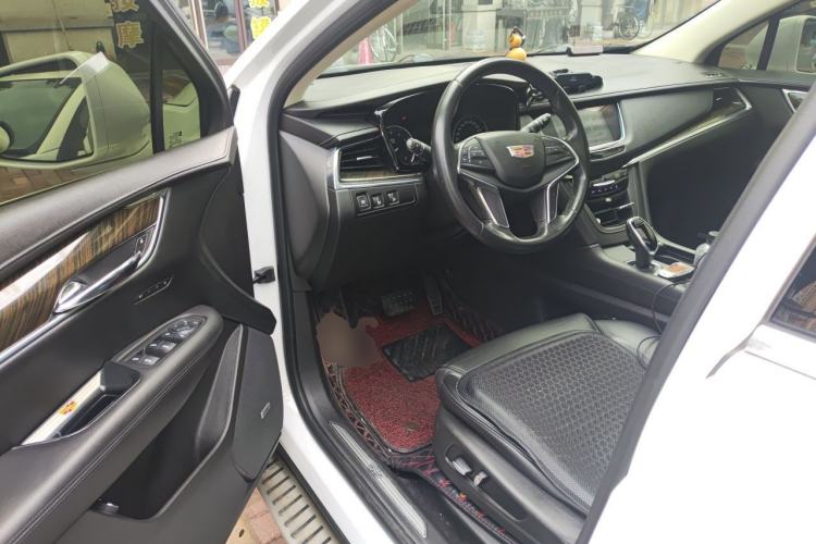 Used Cadillac XT5 2018 25T Luxury Model Driver Seat