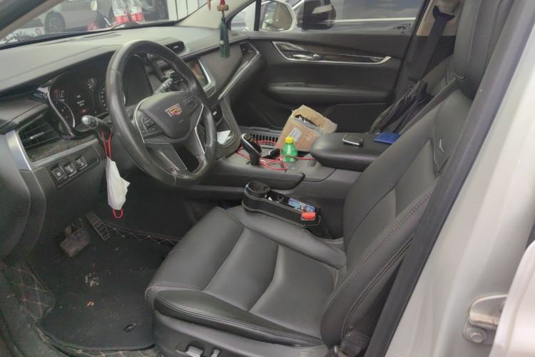 Used Cadillac XT5 2018 25T Luxury Model Driver Seat