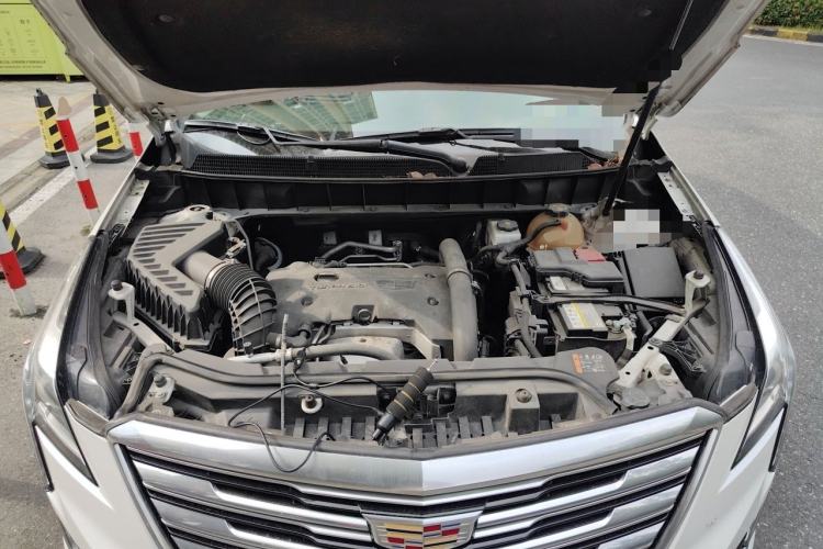 Used Cadillac XT5 2018 25T Luxury Model Engine Bay