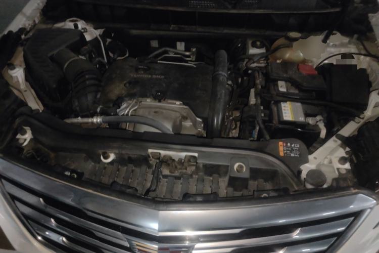 Used Cadillac XT5 2018 25T Luxury Model Engine Bay