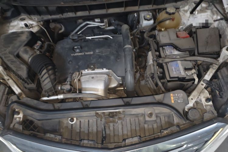 Used Cadillac XT5 2018 25T Luxury Model Engine Bay