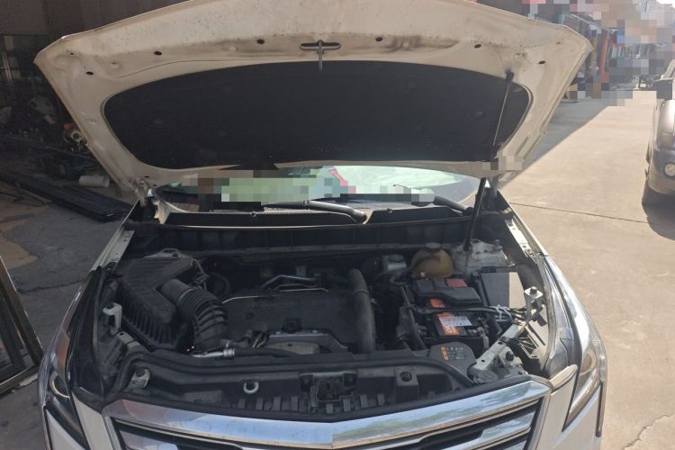 Used Cadillac XT5 2018 25T Luxury Model Engine Bay