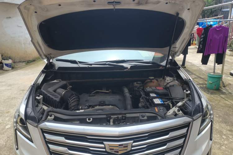 Used Cadillac XT5 2018 25T Tech Model Engine Bay