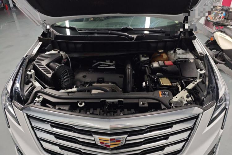 Used Cadillac XT5 2018 25T Luxury Model Engine Bay