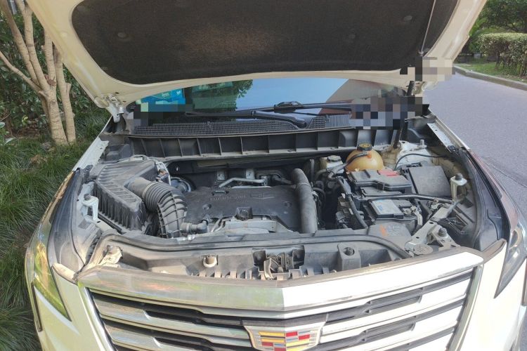 Used Cadillac XT5 2018 25T Luxury Model Engine Bay