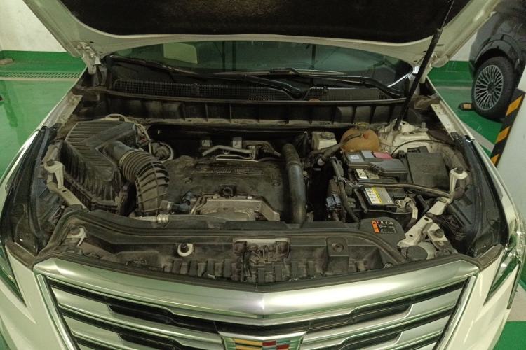 Used Cadillac XT5 2018 25T Luxury Model Engine Bay