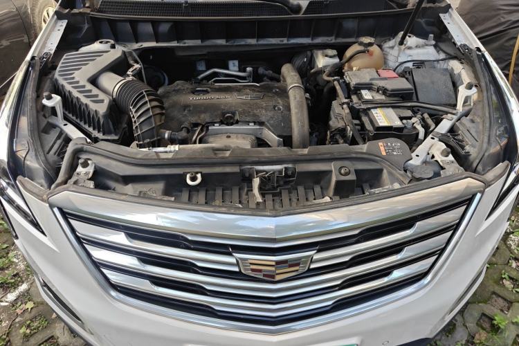 Used Cadillac XT5 2018 25T Luxury Model Engine Bay