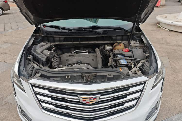 Used Cadillac XT5 2018 25T Luxury Model Engine Bay