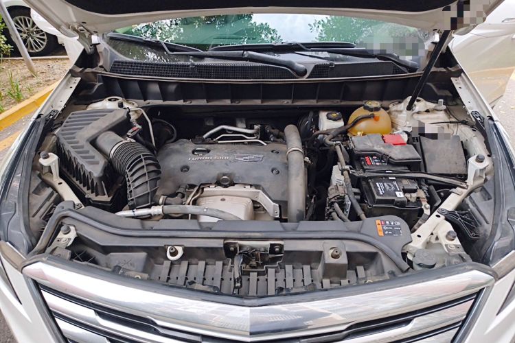 Used Cadillac XT5 2018 25T Luxury Model Engine Bay