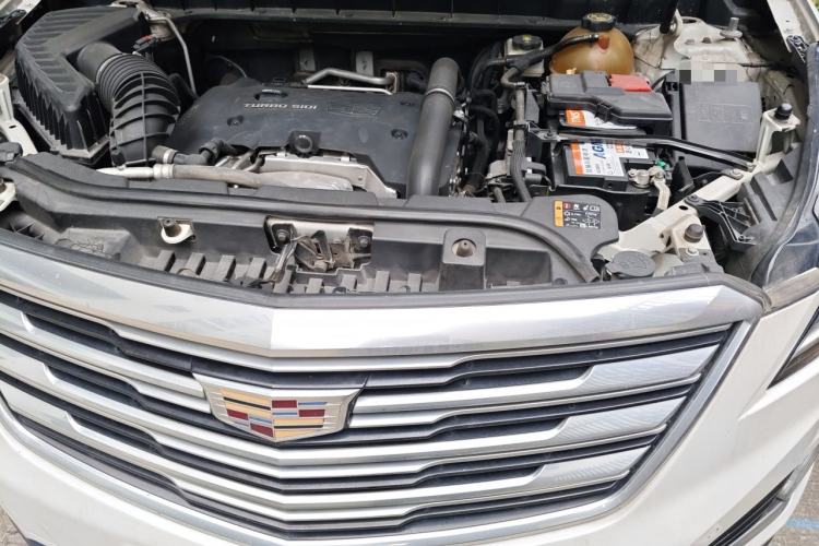 Used Cadillac XT5 2018 25T Luxury Model Engine Bay