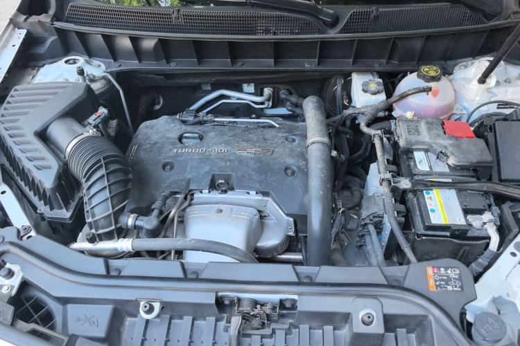 Used Cadillac XT5 2018 25T Luxury Model Engine Bay