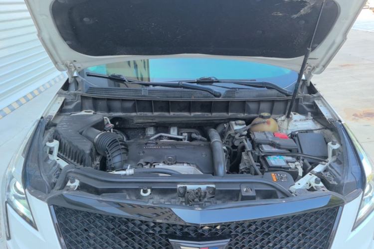 Used Cadillac XT5 2018 25T Luxury Model Engine Bay