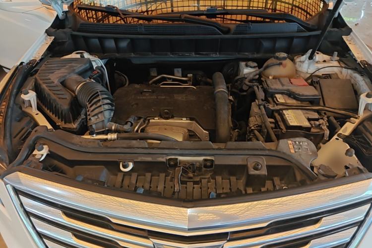 Used Cadillac XT5 2018 25T Luxury Model Engine Bay