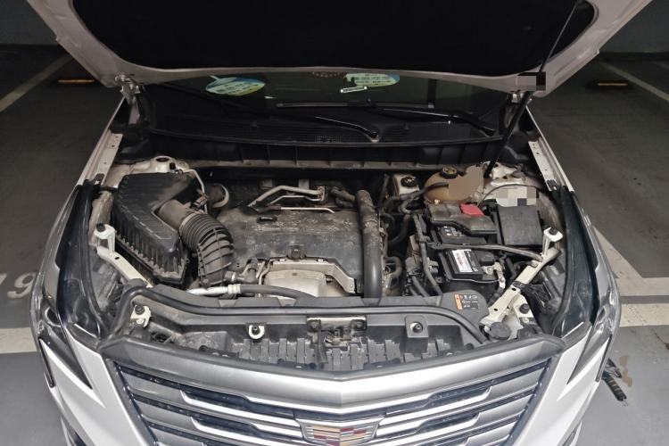 Used Cadillac XT5 2018 25T Luxury Model Engine Bay