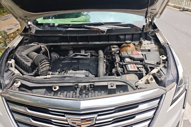 Used Cadillac XT5 2018 25T Luxury Model Engine Bay