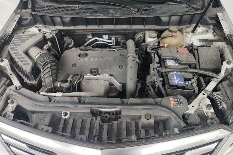 Used Cadillac XT5 2018 25T Luxury Model Engine Bay