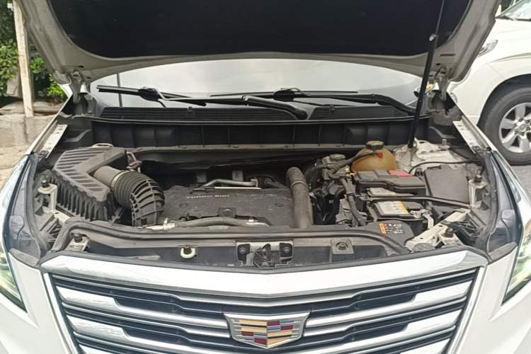 Used Cadillac XT5 2018 25T Tech Model Engine Bay