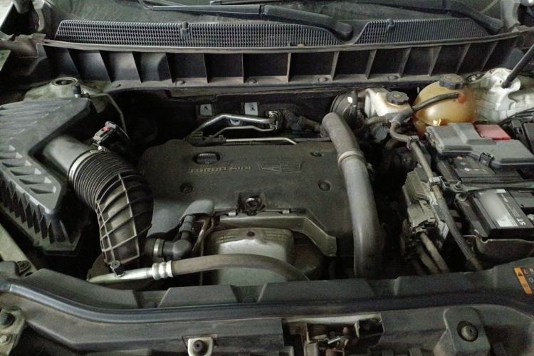 Used Cadillac XT5 2018 25T Luxury Model Engine Bay
