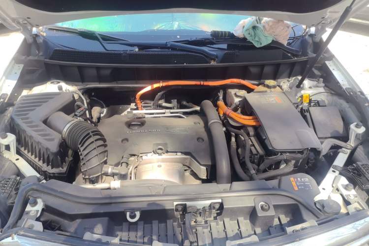 Used Cadillac XT5 2018 28E 4x4 Platinum Edition Engine Bay