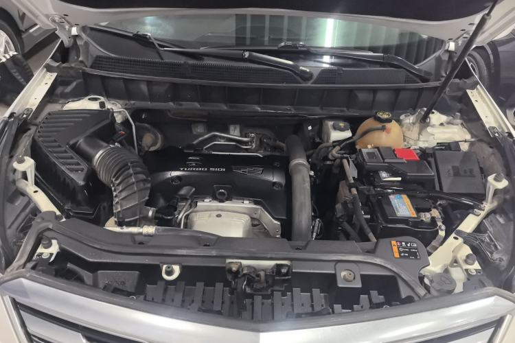 Used Cadillac XT5 2018 25T Luxury Model Engine Bay