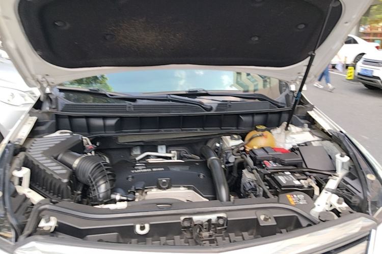 Used Cadillac XT5 2018 25T Tech Model Engine Bay
