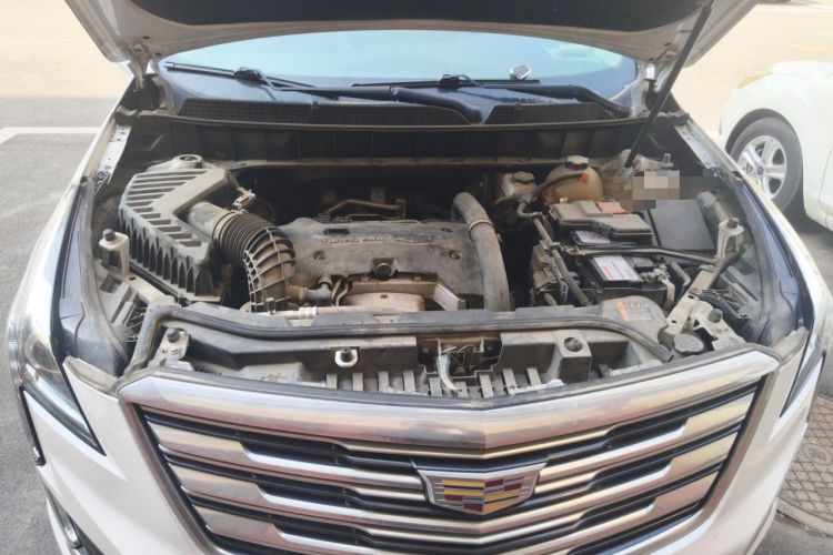 Used Cadillac XT5 2018 25T Luxury Model Engine Bay