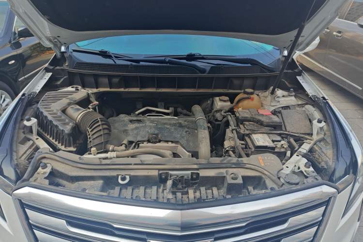 Used Cadillac XT5 2018 25T Luxury Model Engine Bay