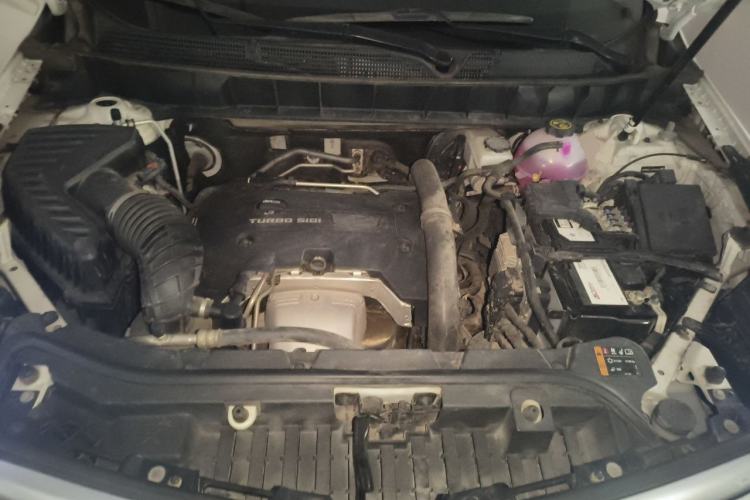 Used Cadillac XT5 2018 25T Luxury Model Engine Bay