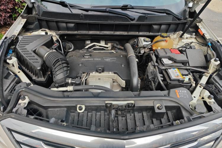 Used Cadillac XT5 2018 25T Luxury Model Engine Bay